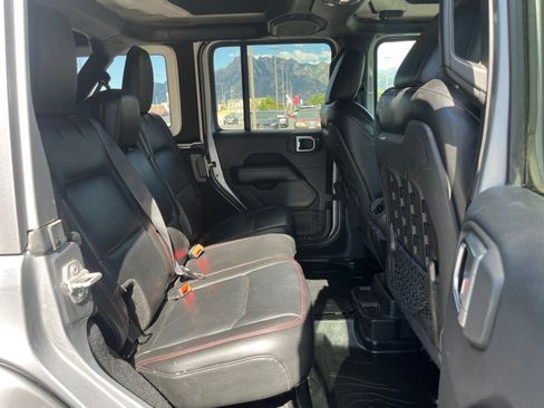 Used 2018 Jeep Wrangler Unlimited Rubicon AWD/4WD image 16