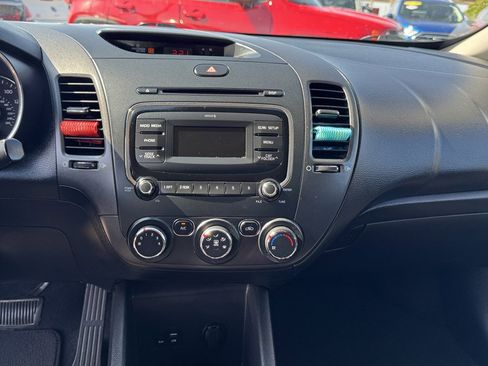 Used 2017 Kia Forte LX FWD image 19