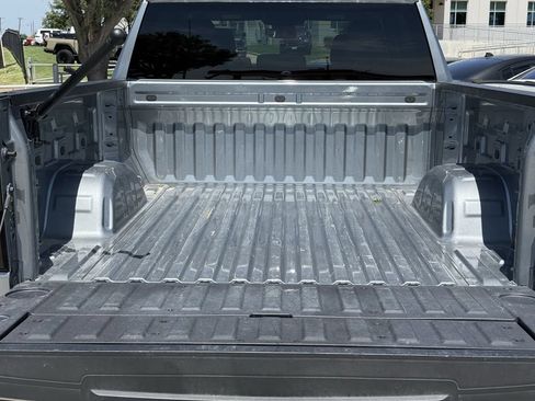 Used 2025 GMC Sierra 1500 SLT AWD/4WD image 29