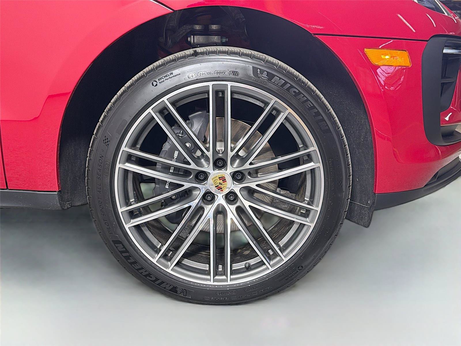 Certified 2026 Porsche Macan AWD/4WD image 14