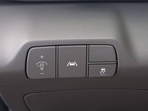 Used 2023 Hyundai Elantra SEL FWD image 17