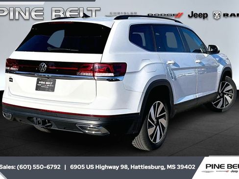 Used 2024 Volkswagen Atlas SE image 11
