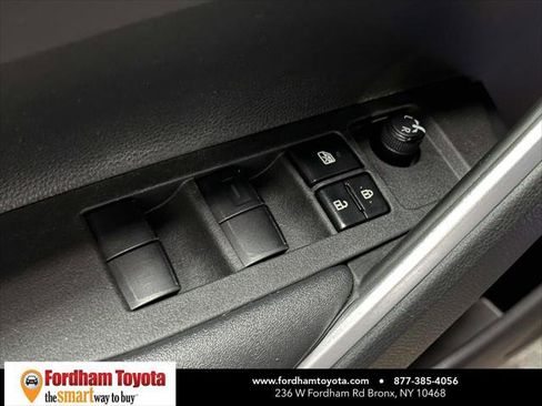 Certified 2022 Toyota Corolla Cross LE image 19