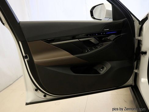 Used 2025 BMW 530i xDrive 530i xDrive image 24