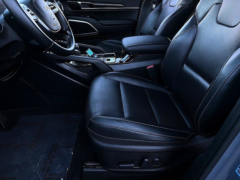 Used 2023 Kia Telluride S FWD image 11
