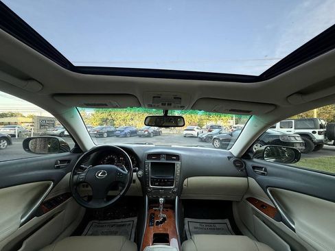 Used 2009 Lexus IS 350 RWD image 16