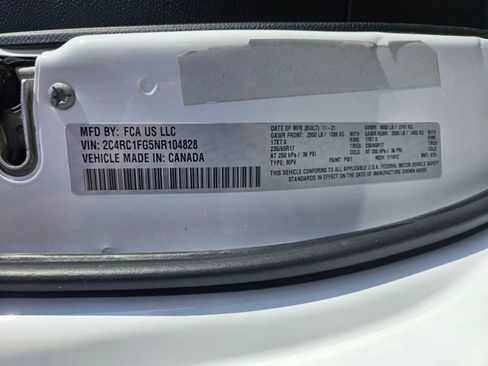 Used 2022 Chrysler Pacifica Touring image 31