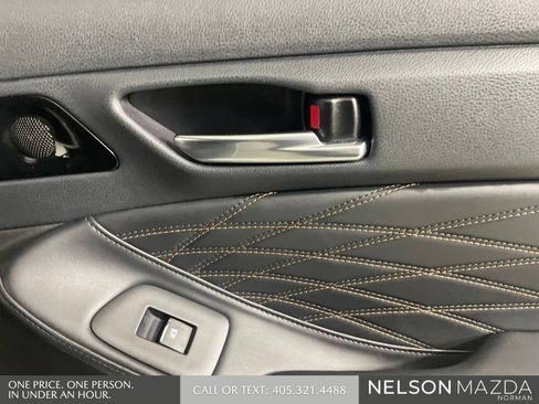 Used 2022 Toyota Avalon Limited w/ Advanced Safety Package FWD image 19