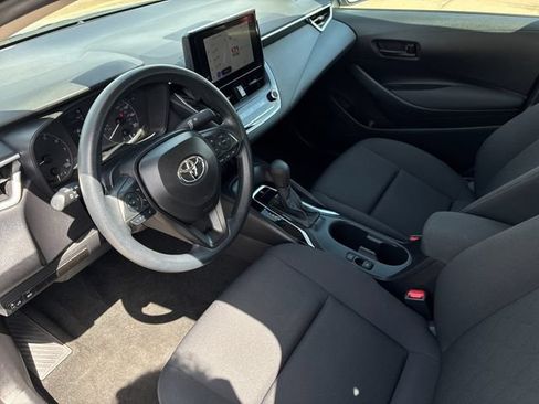 Used 2025 Toyota Corolla LE FWD image 11