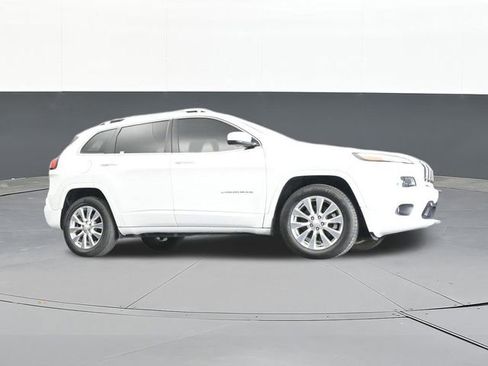 Used 2018 Jeep Cherokee Overland AWD/4WD image 54