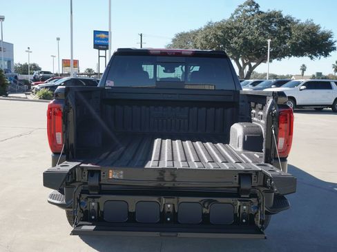New 2026 GMC Sierra 1500 AT4 w/ Technology Package image 9