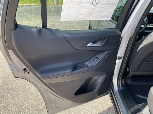 New 2025 Chevrolet Equinox LT image 22