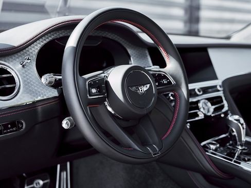 Used 2023 Bentley Flying Spur V8 image 39