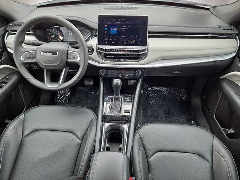 Used 2025 Jeep Compass Limited AWD/4WD image 17