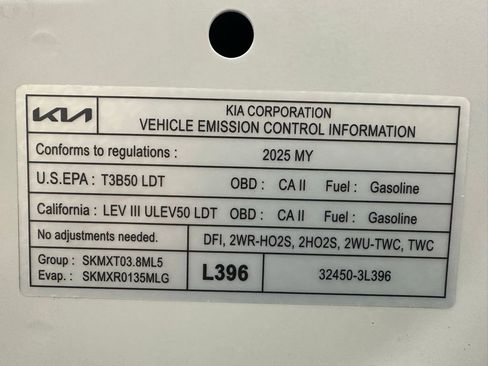 Used 2025 Kia Telluride S image 68