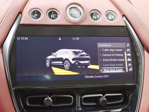 Used 2021 Aston Martin DBX image 28