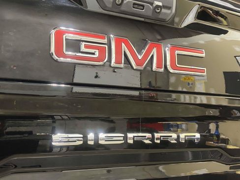 Used 2022 GMC Sierra 1500 AT4 w/ AT4 Premium Package AWD/4WD image 11