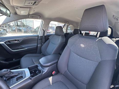 Used 2025 Toyota RAV4 XLE image 13