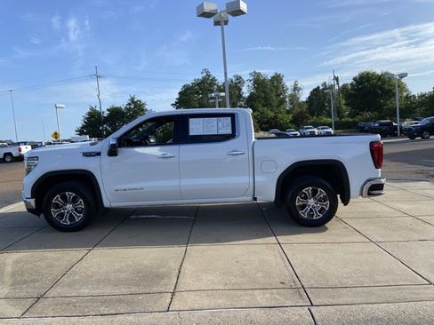 Used 2025 GMC Sierra 1500 SLT RWD image 7