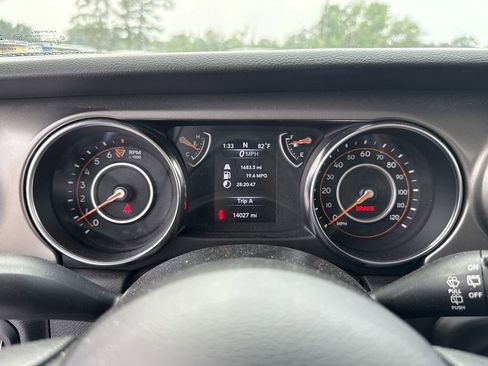 Certified 2022 Jeep Wrangler Sport AWD/4WD image 17