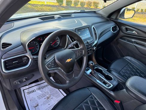 Used 2018 Chevrolet Equinox LT image 18