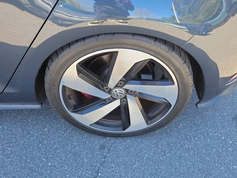 Used 2019 Volkswagen GTI SE image 37