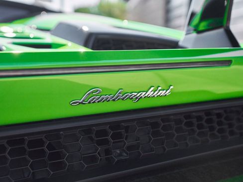 Used 2019 Lamborghini Huracan Performante image 13