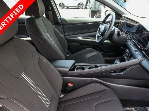 Certified 2025 Hyundai Elantra SEL FWD image 19