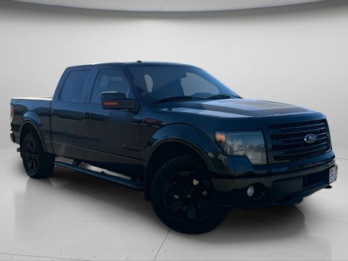 Used 2014 Ford F150 FX4 w/ Equipment Group 402A Luxury AWD/4WD image 2