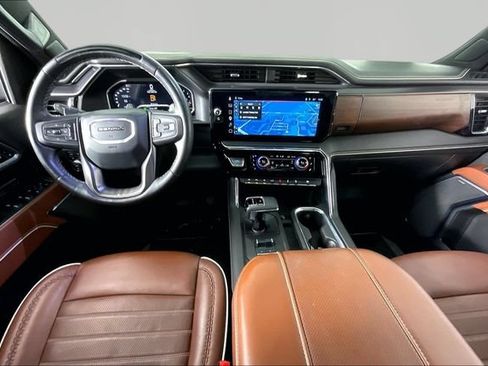 Used 2024 GMC Sierra 1500 Denali Ultimate AWD/4WD image 8