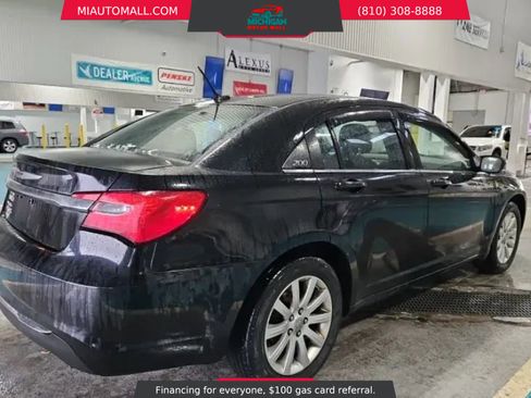 Used 2012 Chrysler 200 Touring image 2