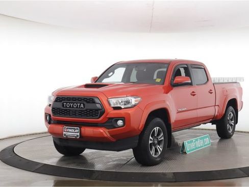 Used 2017 Toyota Tacoma SR5 AWD/4WD image 10