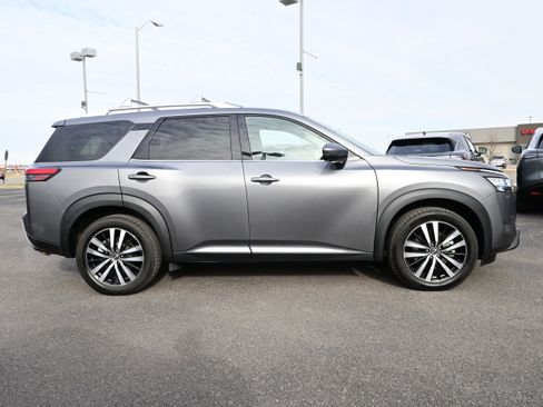Certified 2023 Nissan Pathfinder Platinum image 5