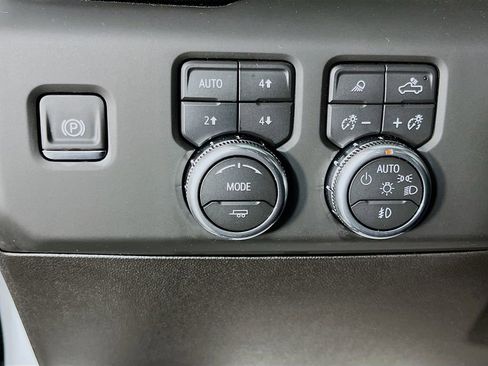 Used 2026 GMC Sierra 2500 AT4 AWD/4WD image 13