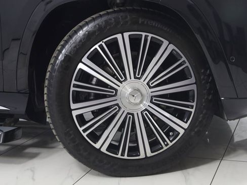 Used 2022 Mercedes-Benz Maybach GLS 600 4MATIC image 23