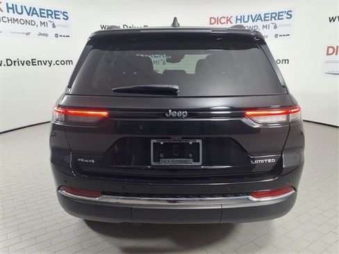 Used 2023 Jeep Grand Cherokee Limited image 5
