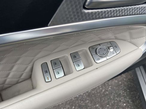 Used 2022 Genesis G70 3.3T w/ Sport Prestige Package image 17