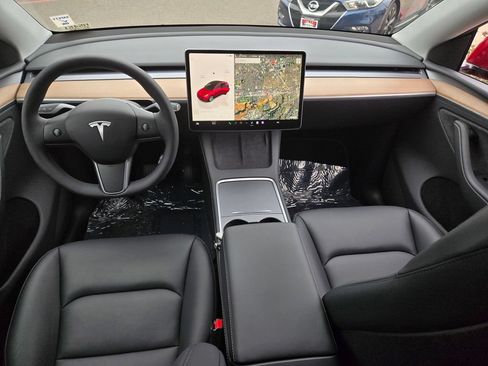Used 2024 Tesla Model Y Long Range AWD/4WD image 15