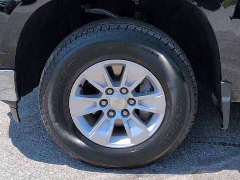 Used 2026 Chevrolet Silverado 1500 LT AWD/4WD image 11