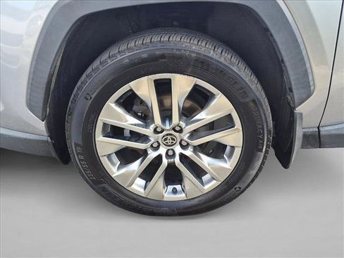 Used 2021 Toyota RAV4 XLE Premium FWD image 22