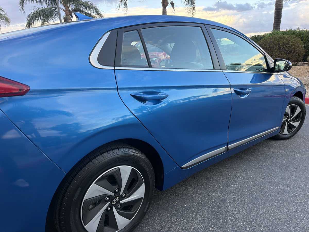 Used 2017 Hyundai Ioniq SEL FWD image 16