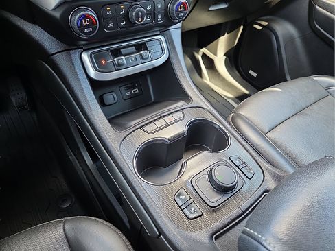 Used 2023 GMC Acadia SLT w/ Elevation Edition FWD image 25