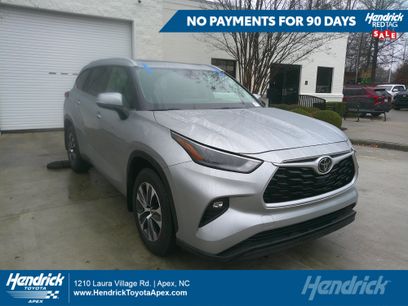 Used 2023 Toyota Highlander XLE