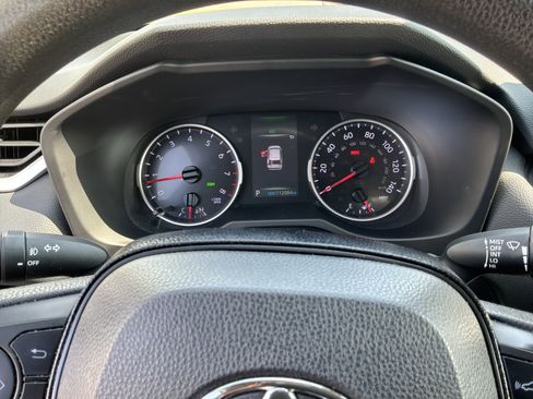 Used 2021 Toyota RAV4 XLE AWD/4WD image 21