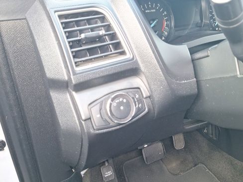 Used 2018 Ford Explorer XLT image 16