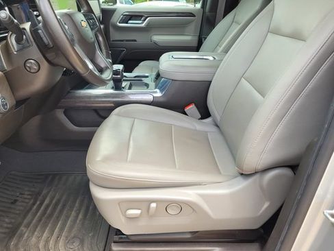 Used 2022 Chevrolet Silverado 1500 LTZ w/ LTZ Convenience Package II AWD/4WD image 28