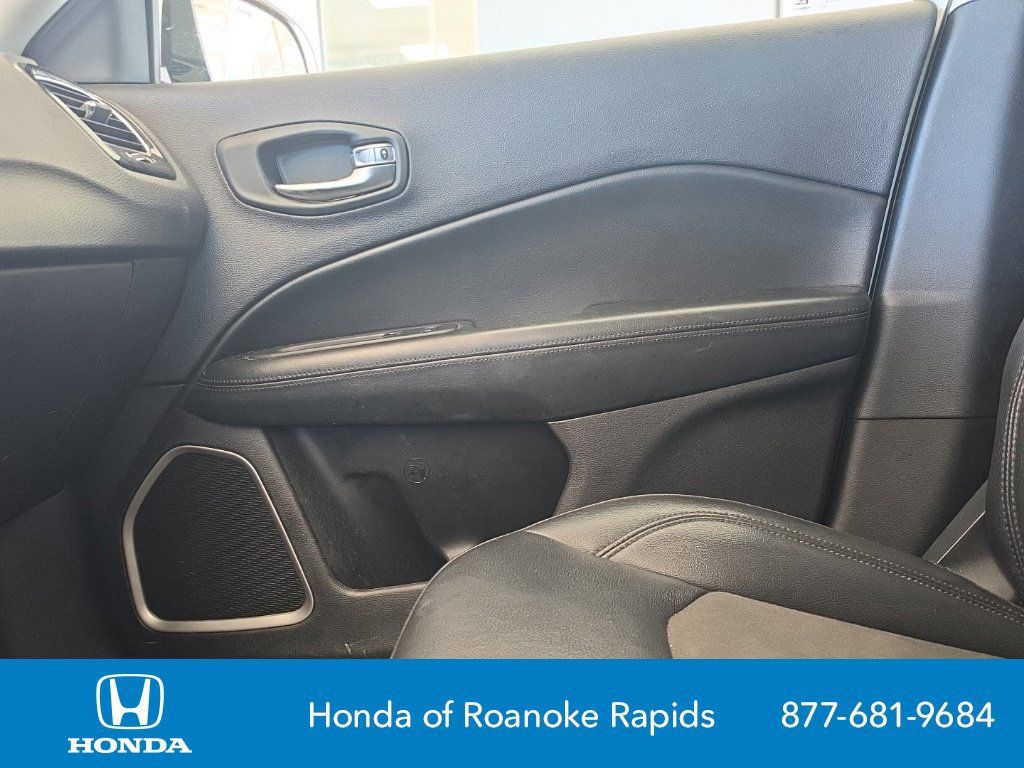 Used 2019 Jeep Compass Latitude AWD/4WD image 13