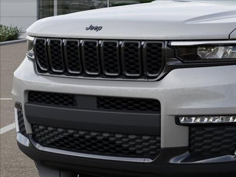 New 2025 Jeep Grand Cherokee L Limited image 11