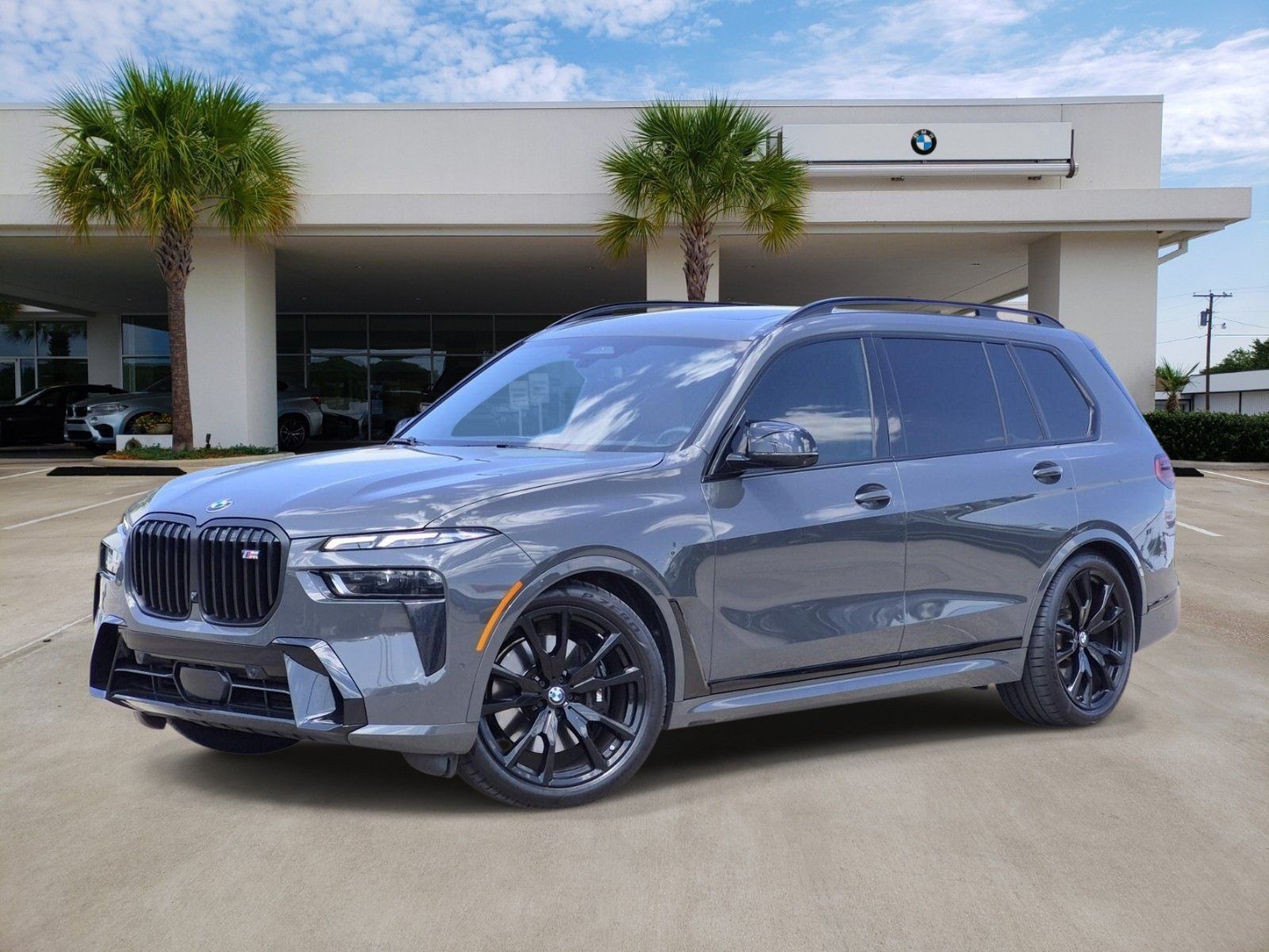 Used 2024 BMW X7 M60i w/ M Sport Professional Package AWD/4WD image 1