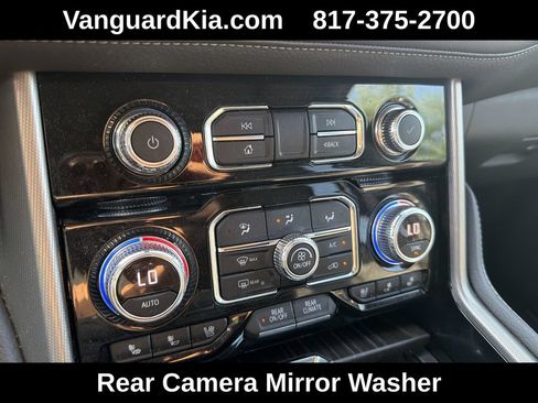Used 2022 GMC Yukon XL Denali w/ Denali Premium Package AWD/4WD image 20